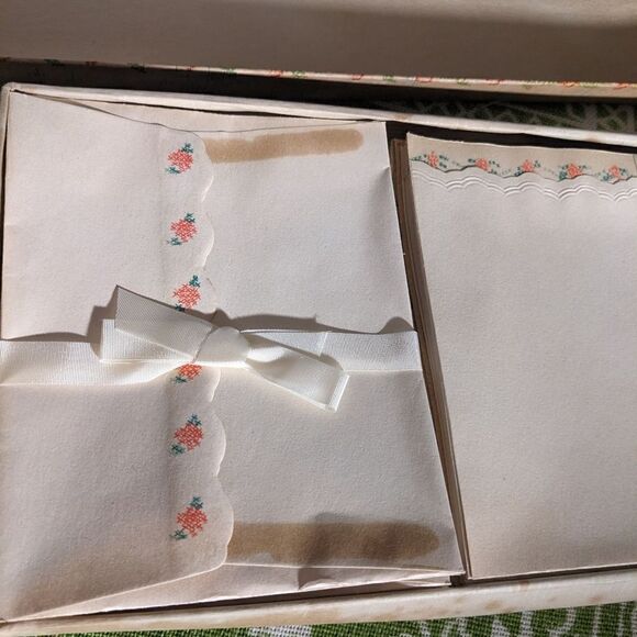 Mayflower vintage writing cabinet stationary set - Picture 4 of 5